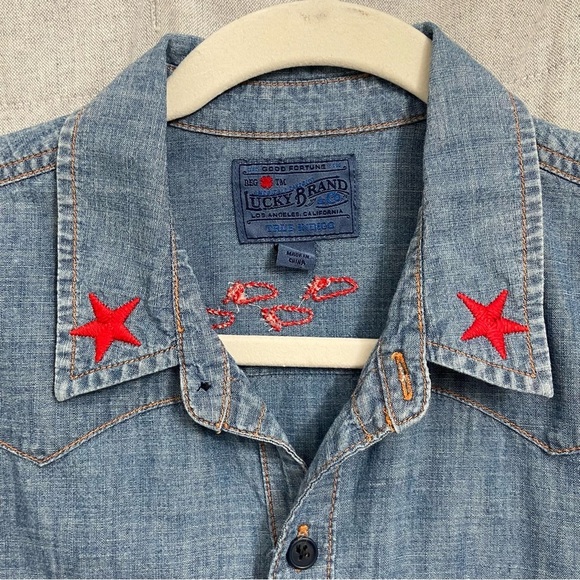 LUCKY BRAND / Embroidered Chambray Western Shirt Long Sleeve Button Down Size M - Picture 9 of 14